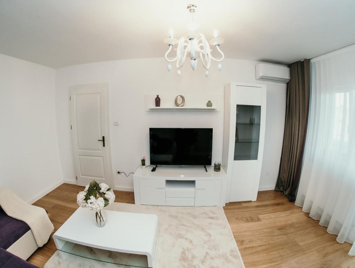Apartament De Lux Ultramodern In Zona Centrala ทิมิชัวรา ภายนอก รูปภาพ