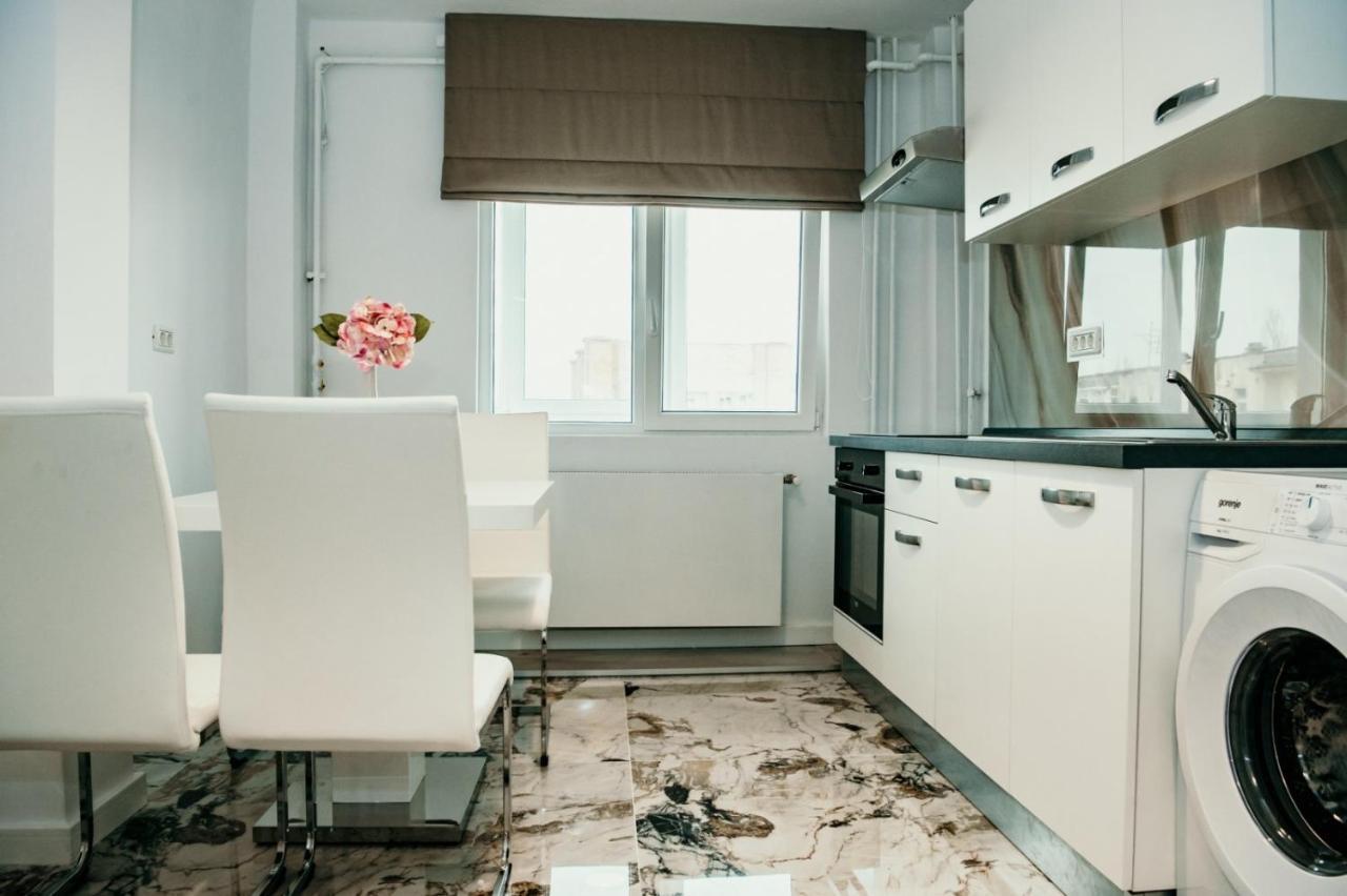 Apartament De Lux Ultramodern In Zona Centrala ทิมิชัวรา ภายนอก รูปภาพ