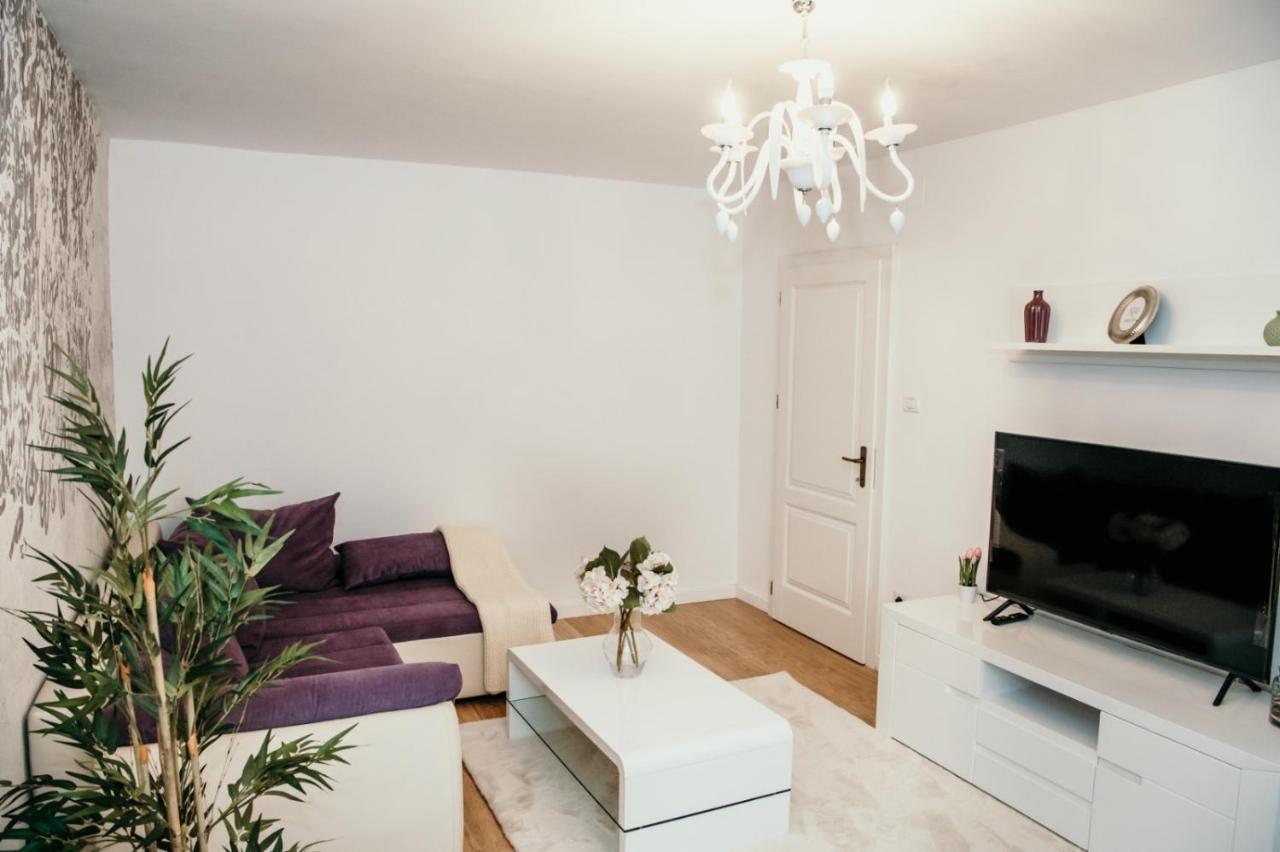 Apartament De Lux Ultramodern In Zona Centrala ทิมิชัวรา ภายนอก รูปภาพ