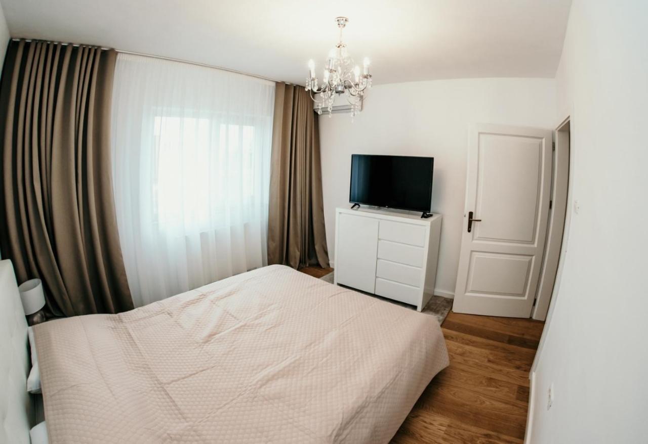 Apartament De Lux Ultramodern In Zona Centrala ทิมิชัวรา ภายนอก รูปภาพ