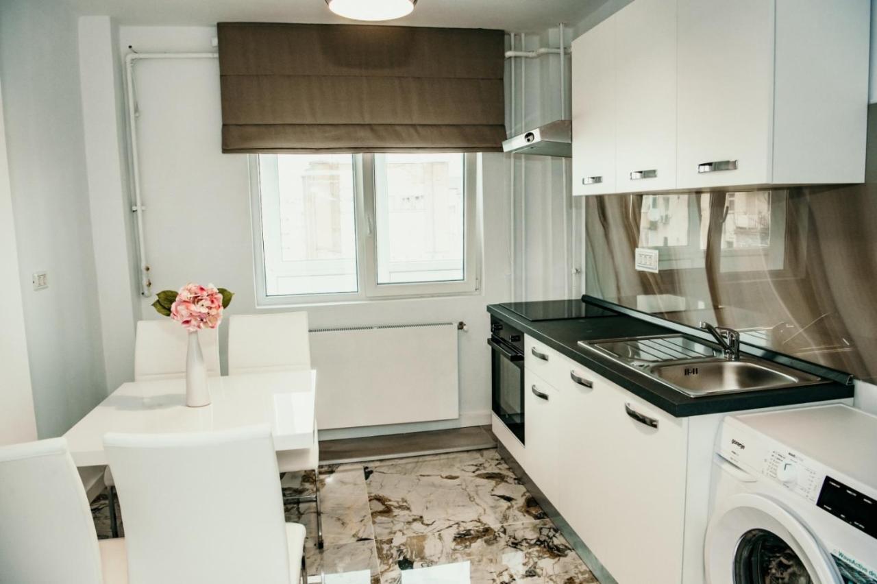 Apartament De Lux Ultramodern In Zona Centrala ทิมิชัวรา ภายนอก รูปภาพ