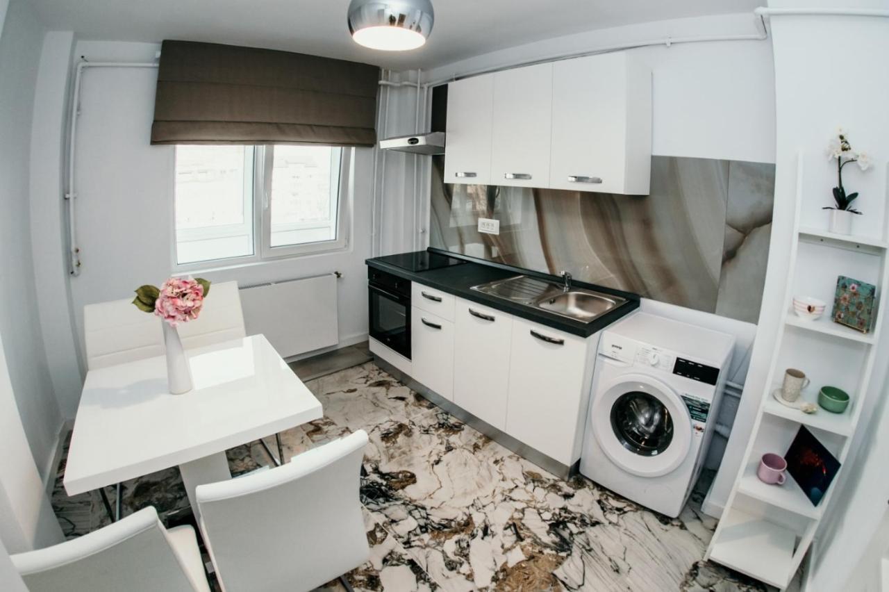 Apartament De Lux Ultramodern In Zona Centrala ทิมิชัวรา ภายนอก รูปภาพ